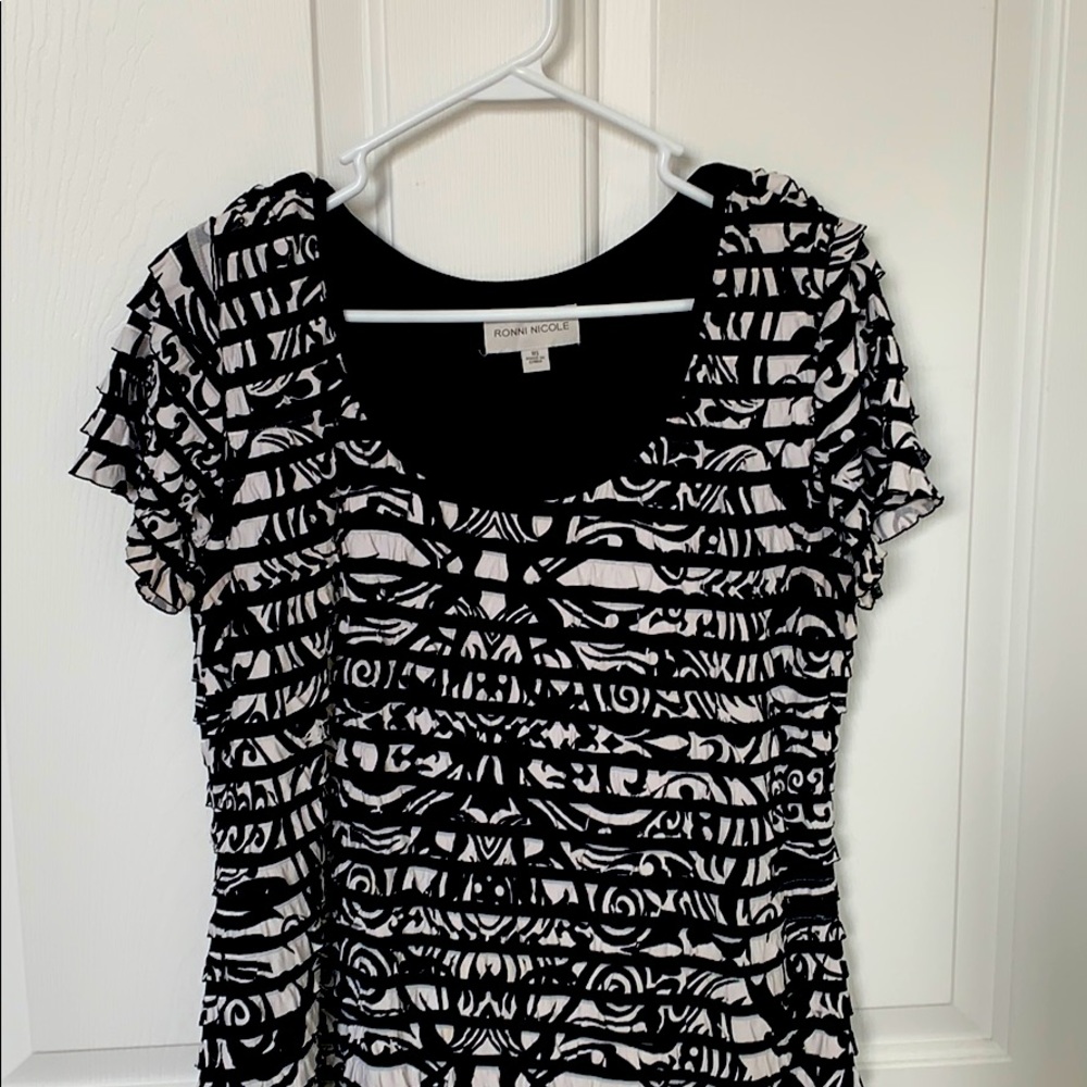 Black/white dress